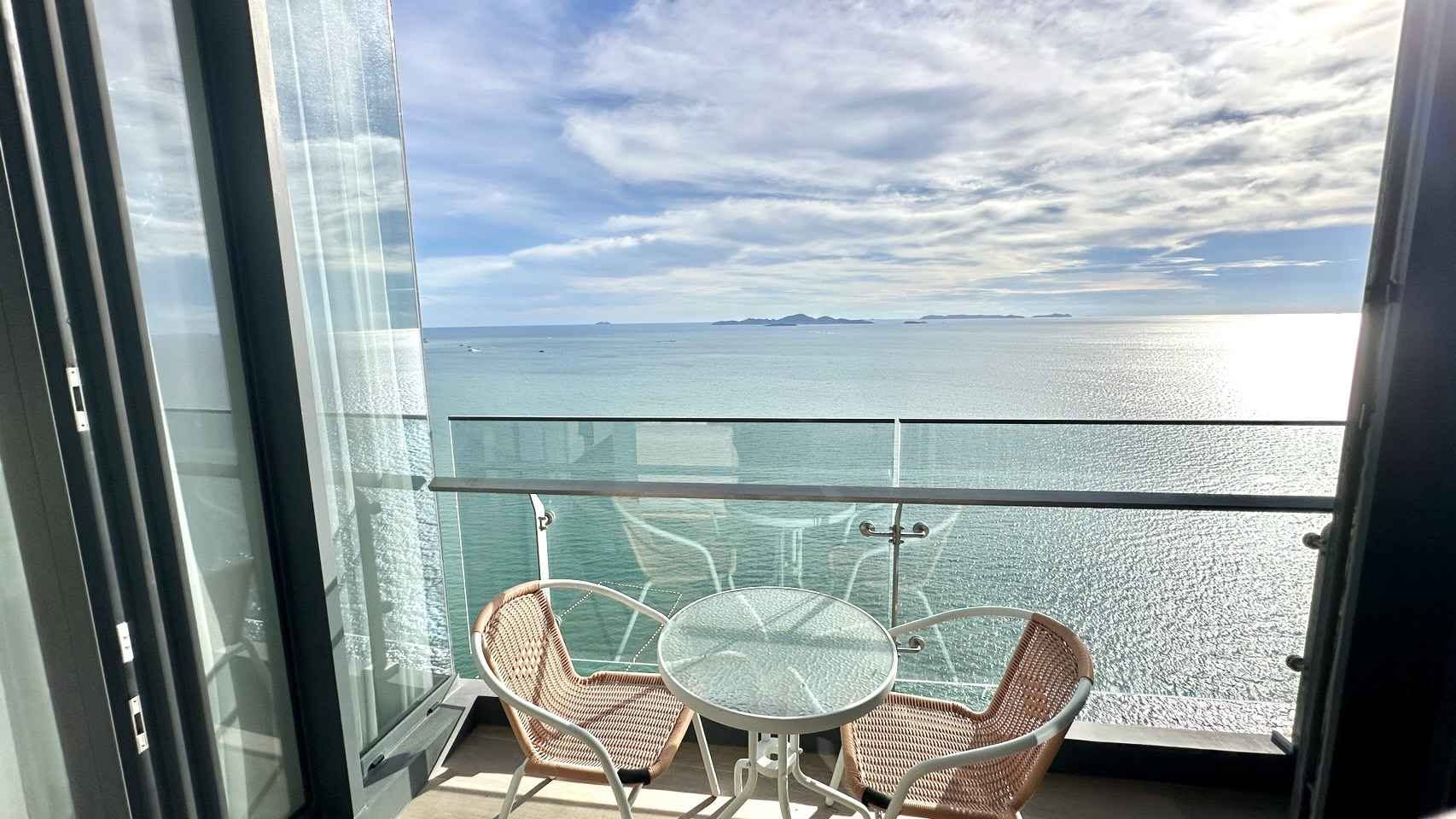 Condo · 1 bed · 45 m² · Wongamat