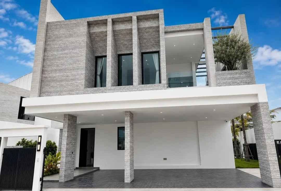 Villa · 5 bed · 815 m² · Huay Yai
