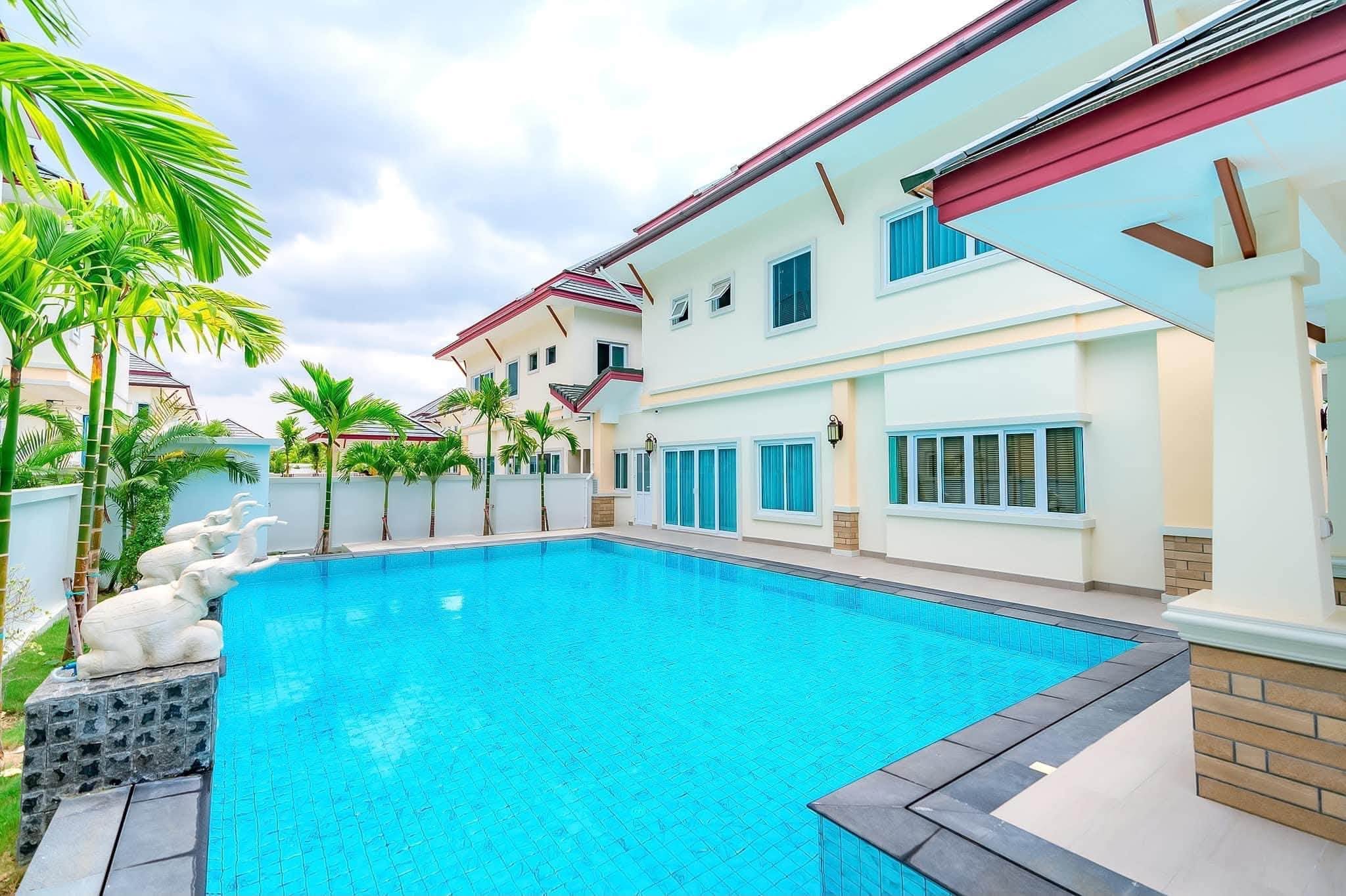 Villa · 5 bed · 340 m² · Na Jomtien