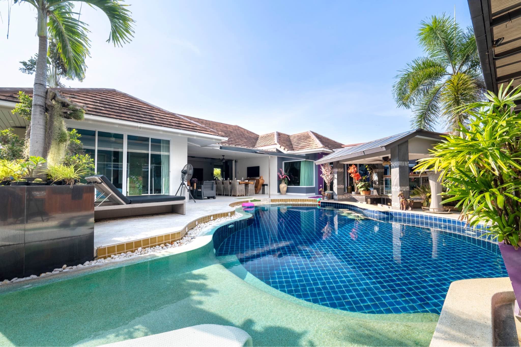 Villa · 5 bed · 185 m² · Huay Yai