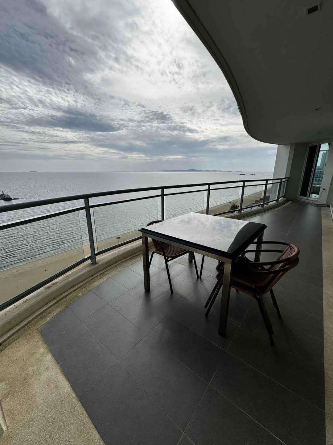 Condo · 3 bed · 217 m² · Jomtien
