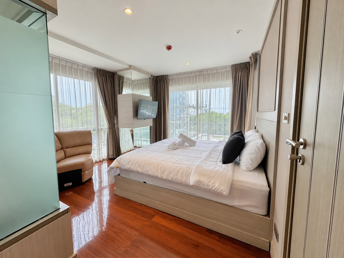 Condo · 2 bed · 81 m² · Pratumnak