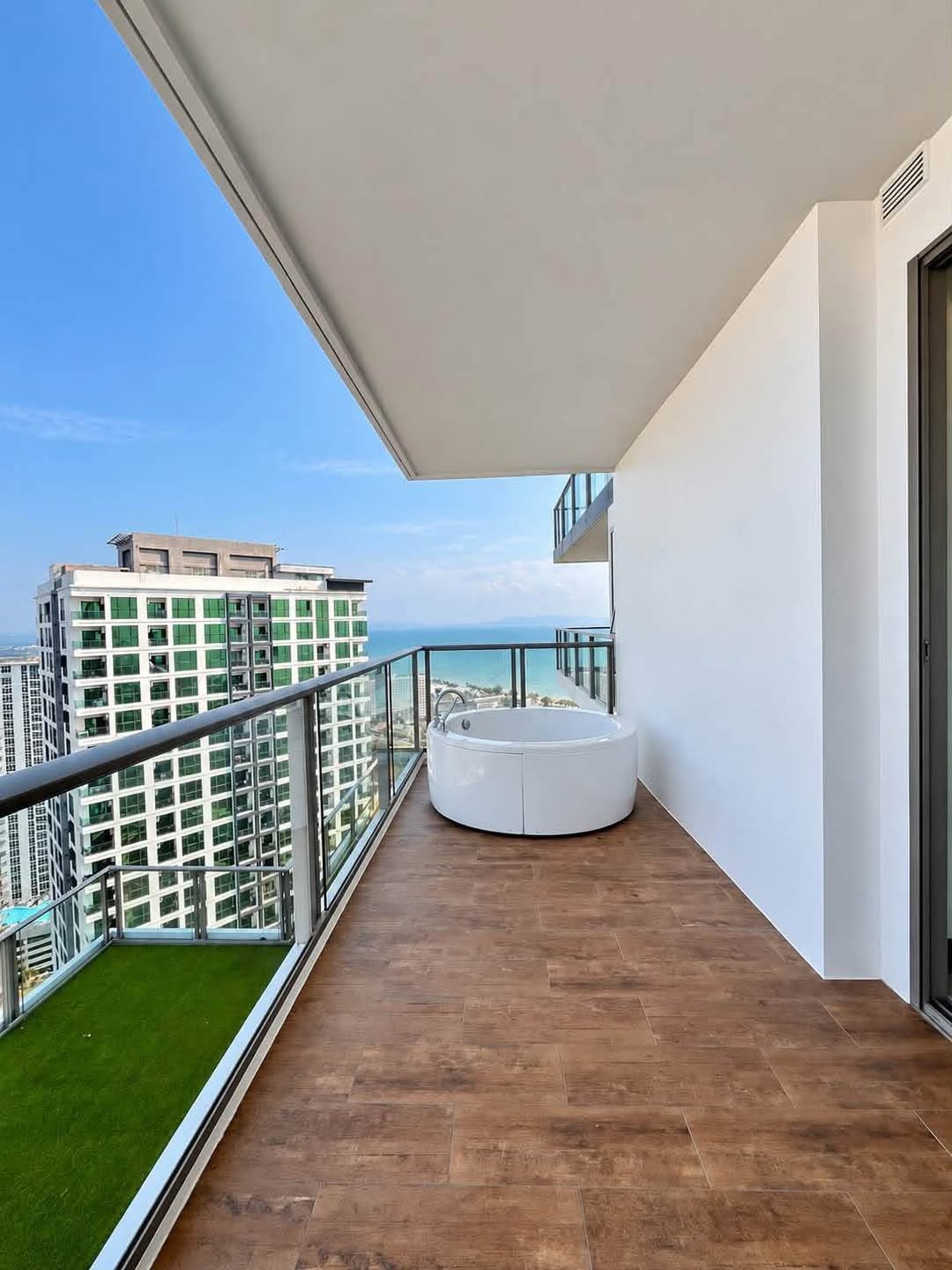 Condo · 1 bed · 44 m² · Jomtien