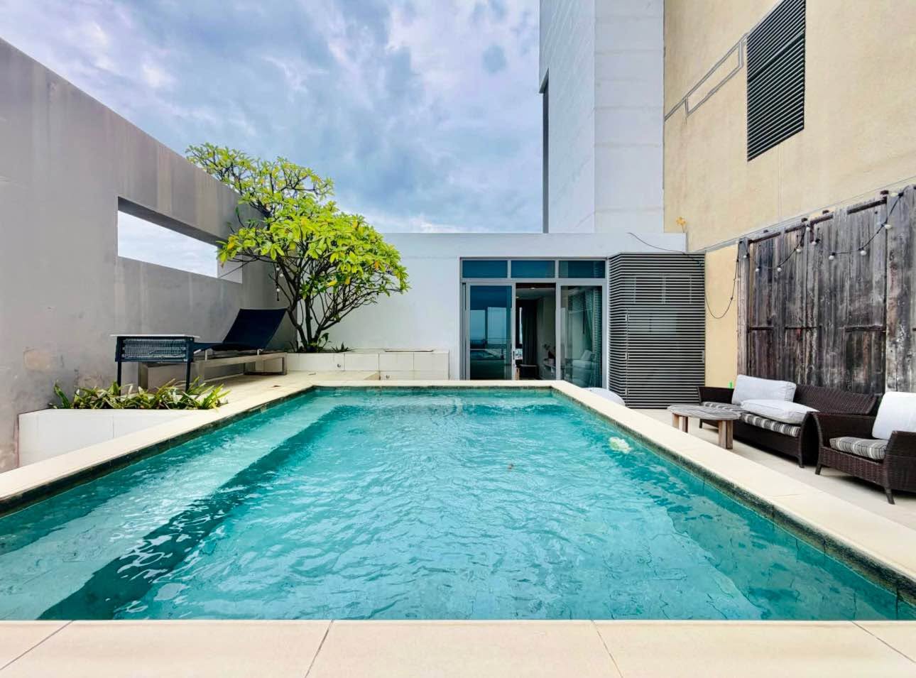 Condo · 3 bed · 199 m² · Wongamat