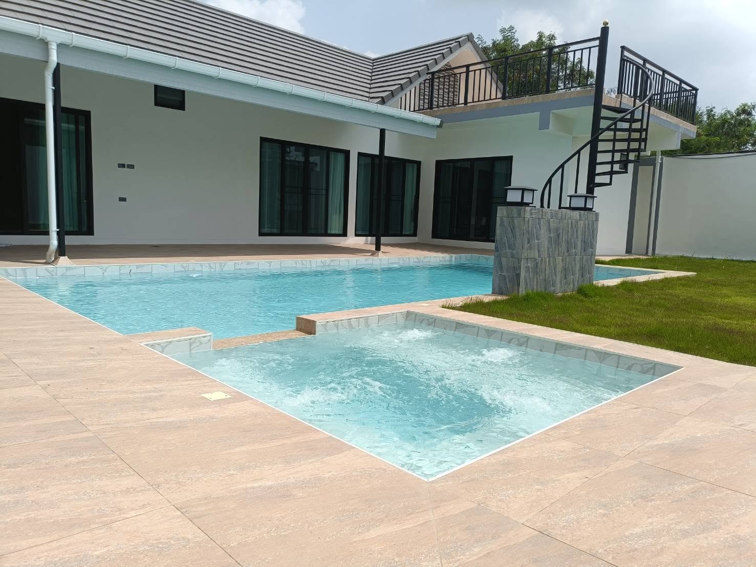 Villa · 4 bed · Bang Lamung