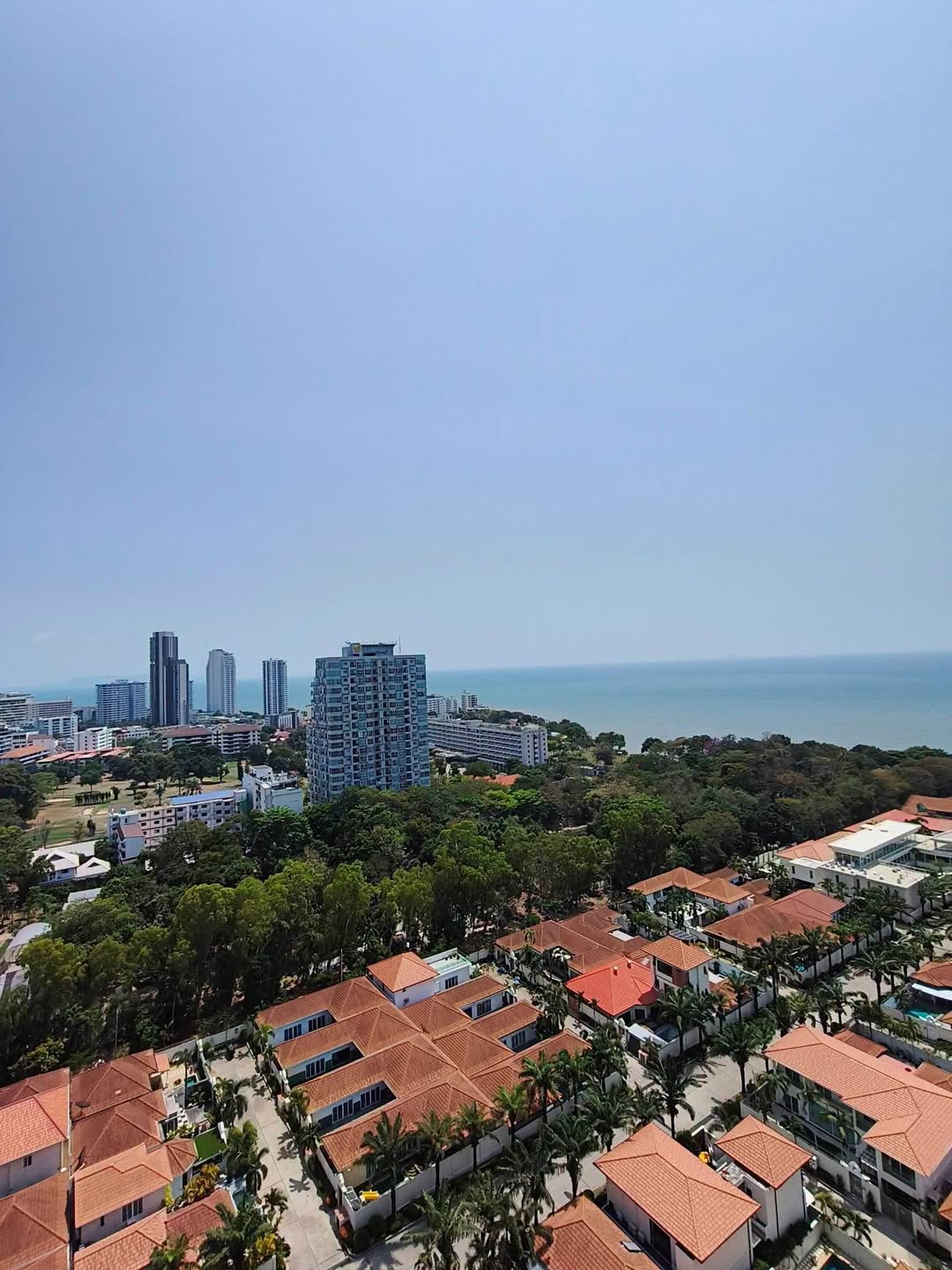 Condo · 1 bed · 43 m² · Pratumnak