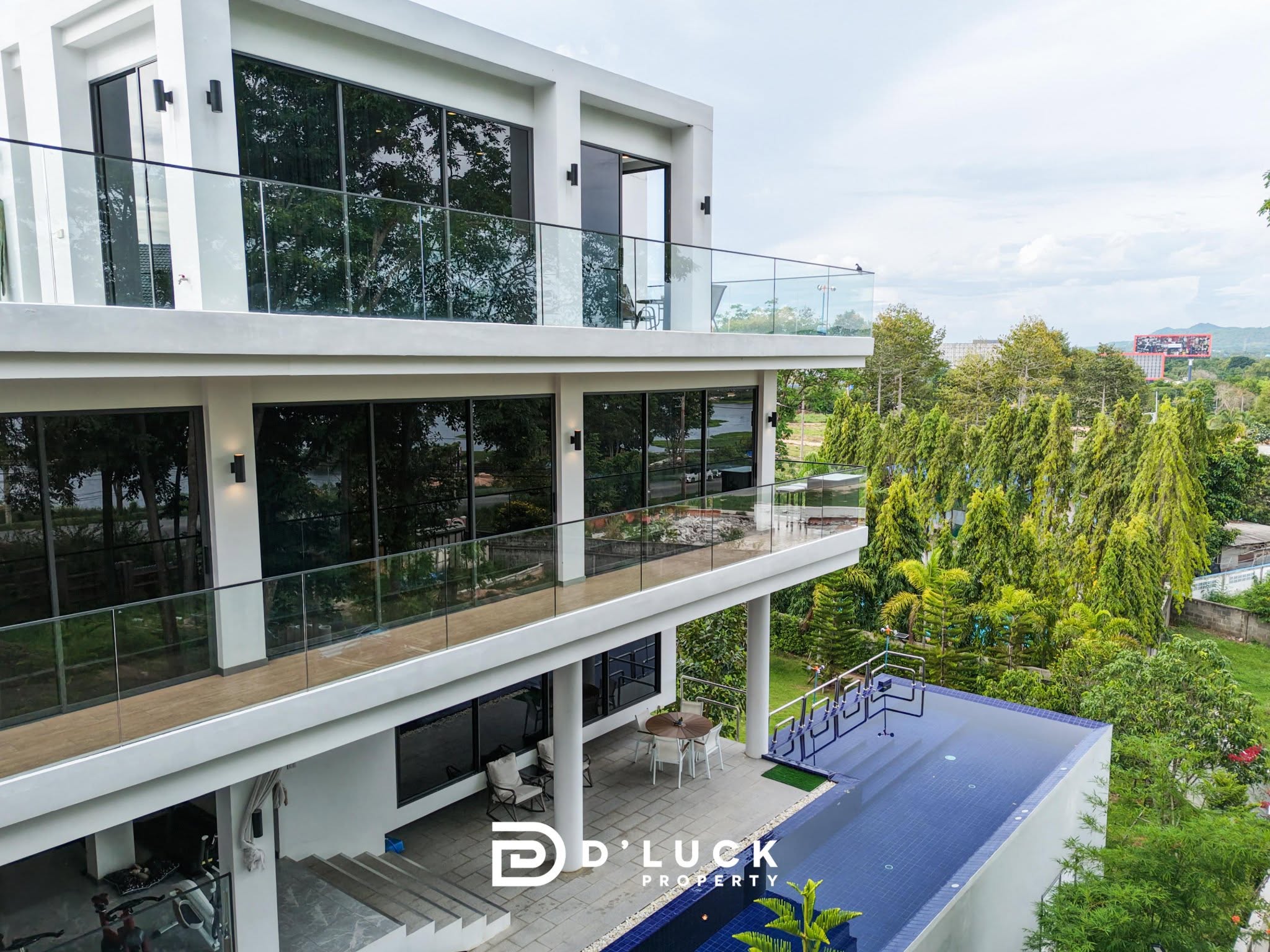 Villa · 5 bed · 1000 m² · East Pattaya