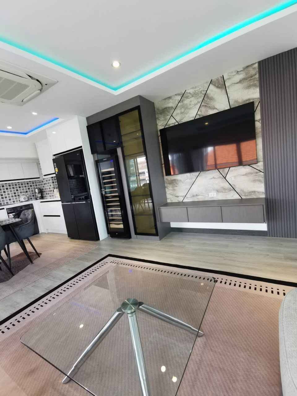 Condo · 3 bed · 200 m² · Pratumnak