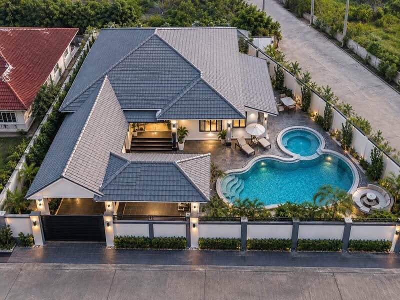 Villa · 4 bed · 520 m² · Jomtien