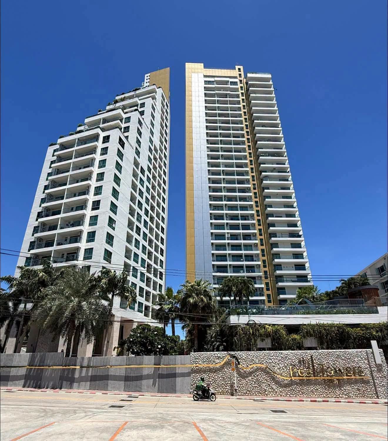 Condo · 1 bed · 43 m² · Pratumnak