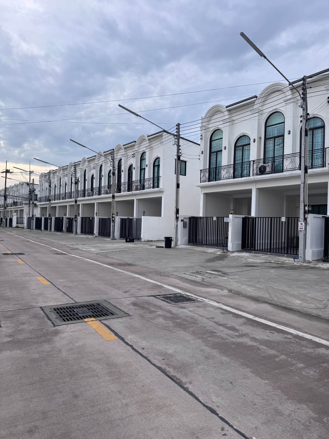 Townhouse · 3 bed · Nong Yai
