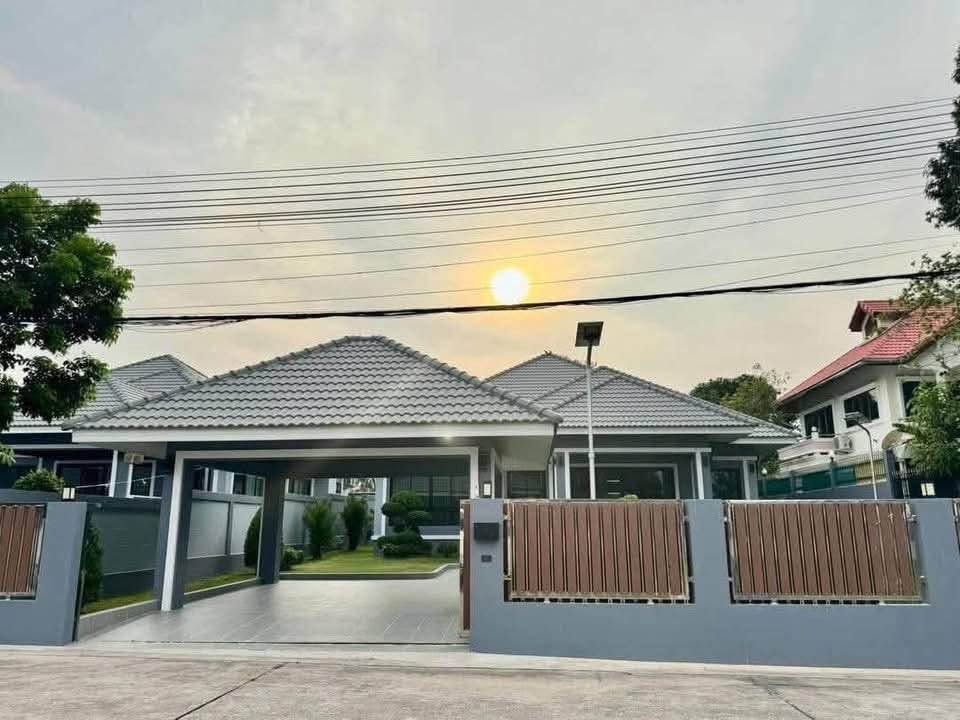 一戸建て · 3ベッドルーム · East Pattaya