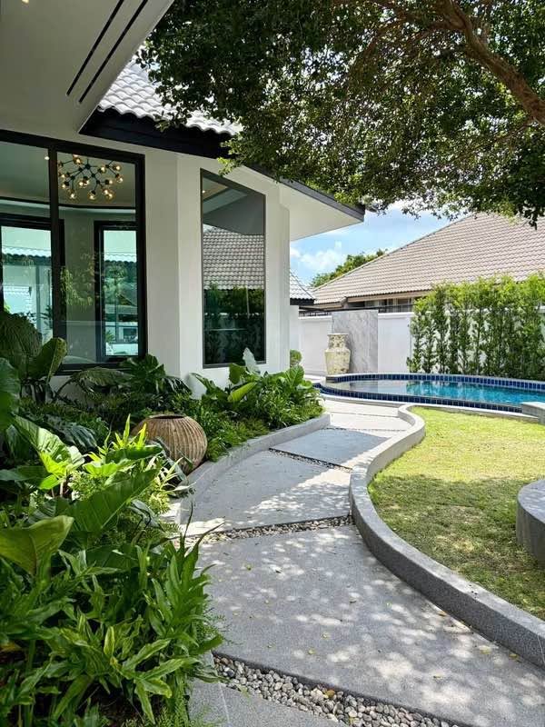 别墅 · 3 居室 · 350 m² · Huay Yai