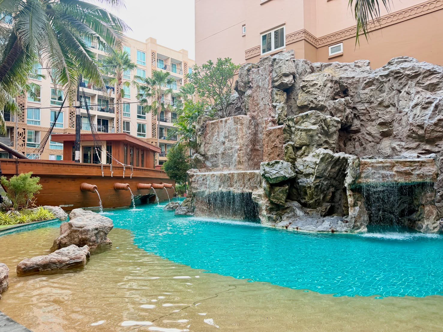 कॉन्डो · 2 बेडरूम · 73 m² · Jomtien