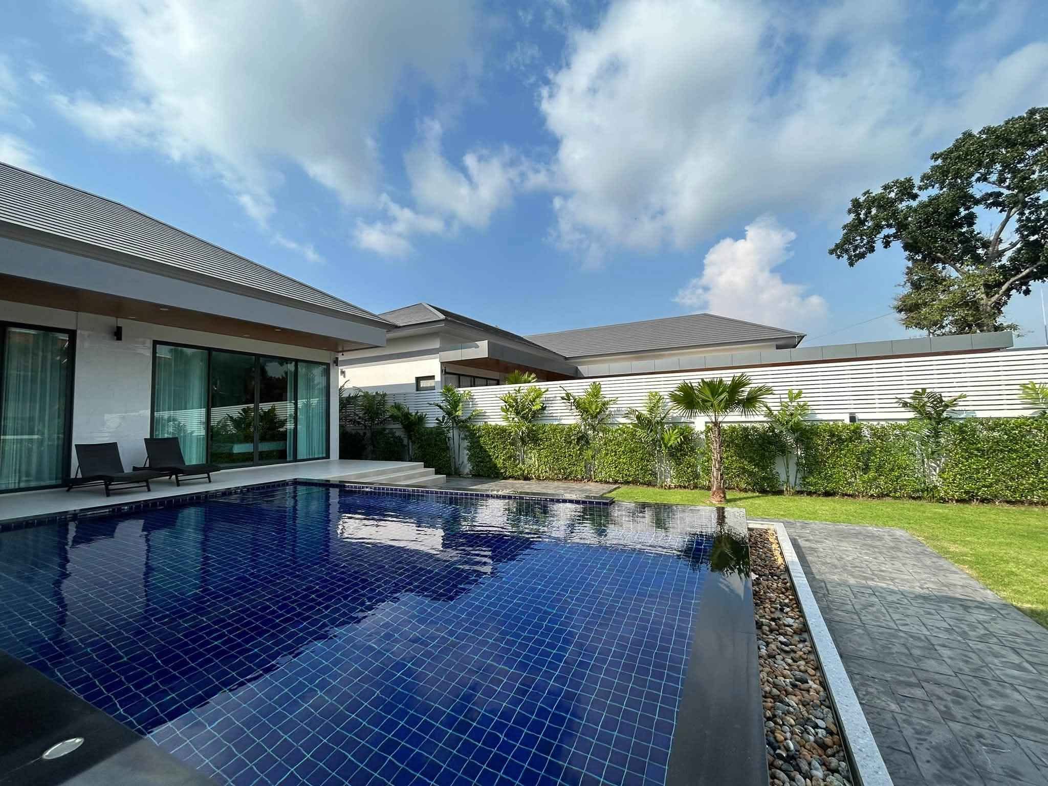 Villa · 5 bed · 450 m² · Mabprachan